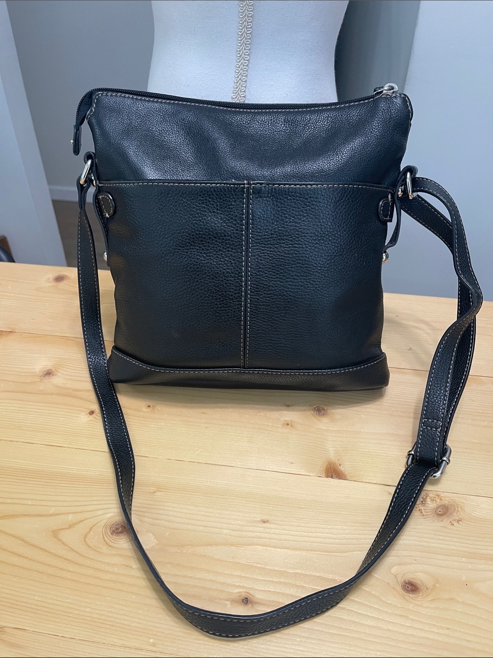 Giani Bernini Black Pebbled Leather Multi-Pocket Crossbody Bag Organizer - Picture 4 of 16